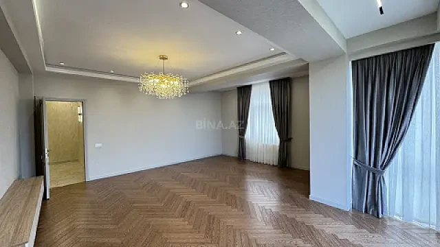 Satılır 3 otaqlı mənzil 125 m²