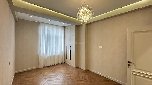 Satılır 3 otaqlı mənzil 125 m²