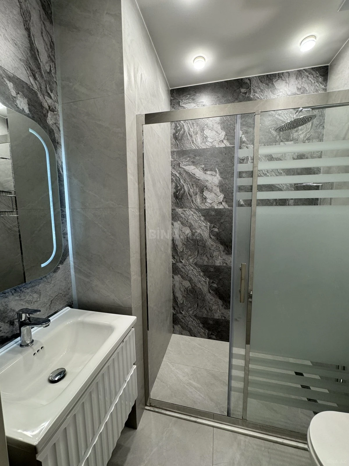 Satılır 3 otaqlı mənzil 125 m²
