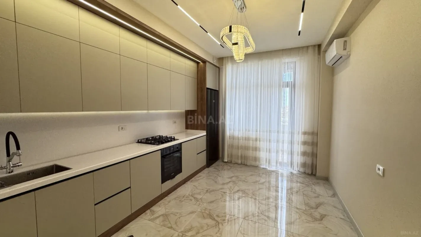 Satılır 3 otaqlı mənzil 125 m²