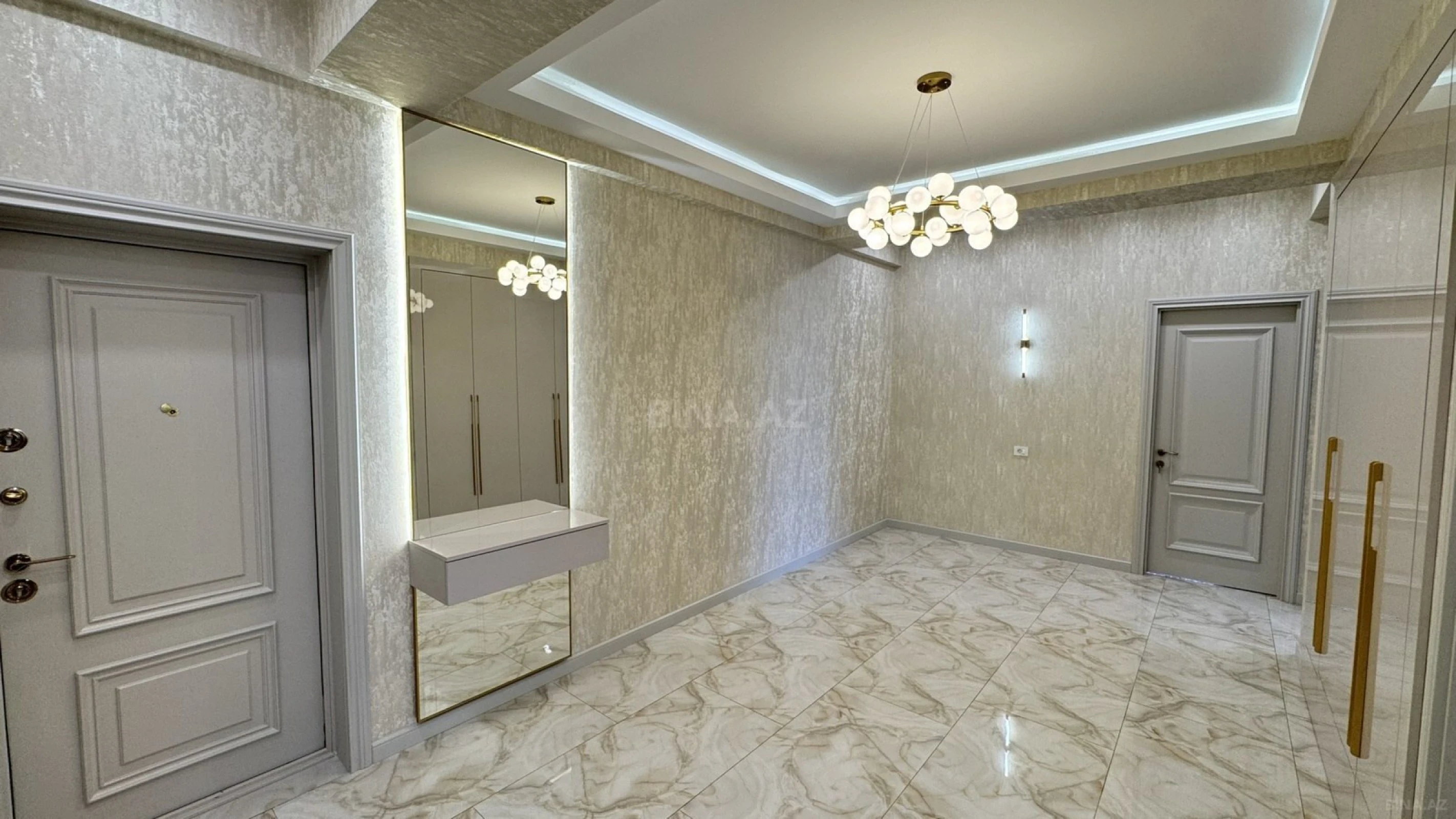 Satılır 3 otaqlı mənzil 125 m²