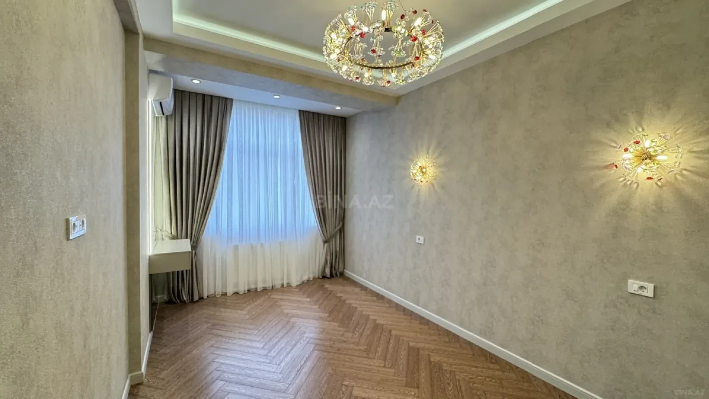 Satılır 3 otaqlı mənzil 125 m²