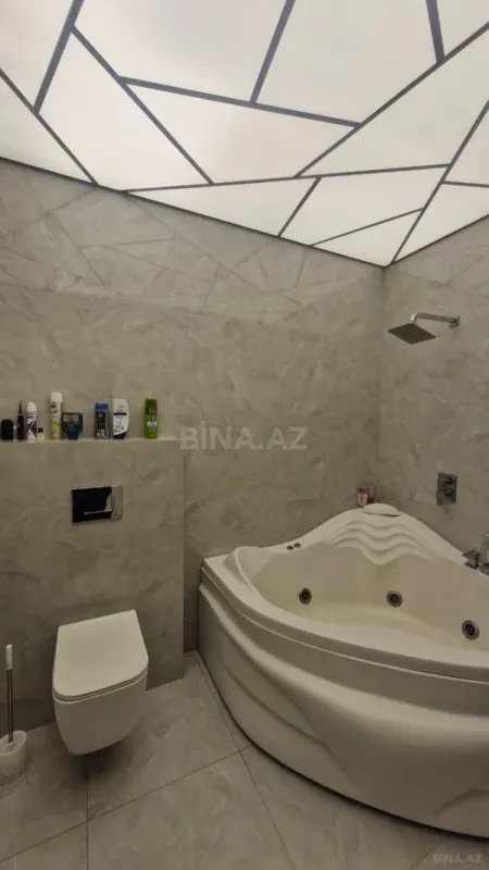 Satılır 4 otaqlı mənzil 156 m²