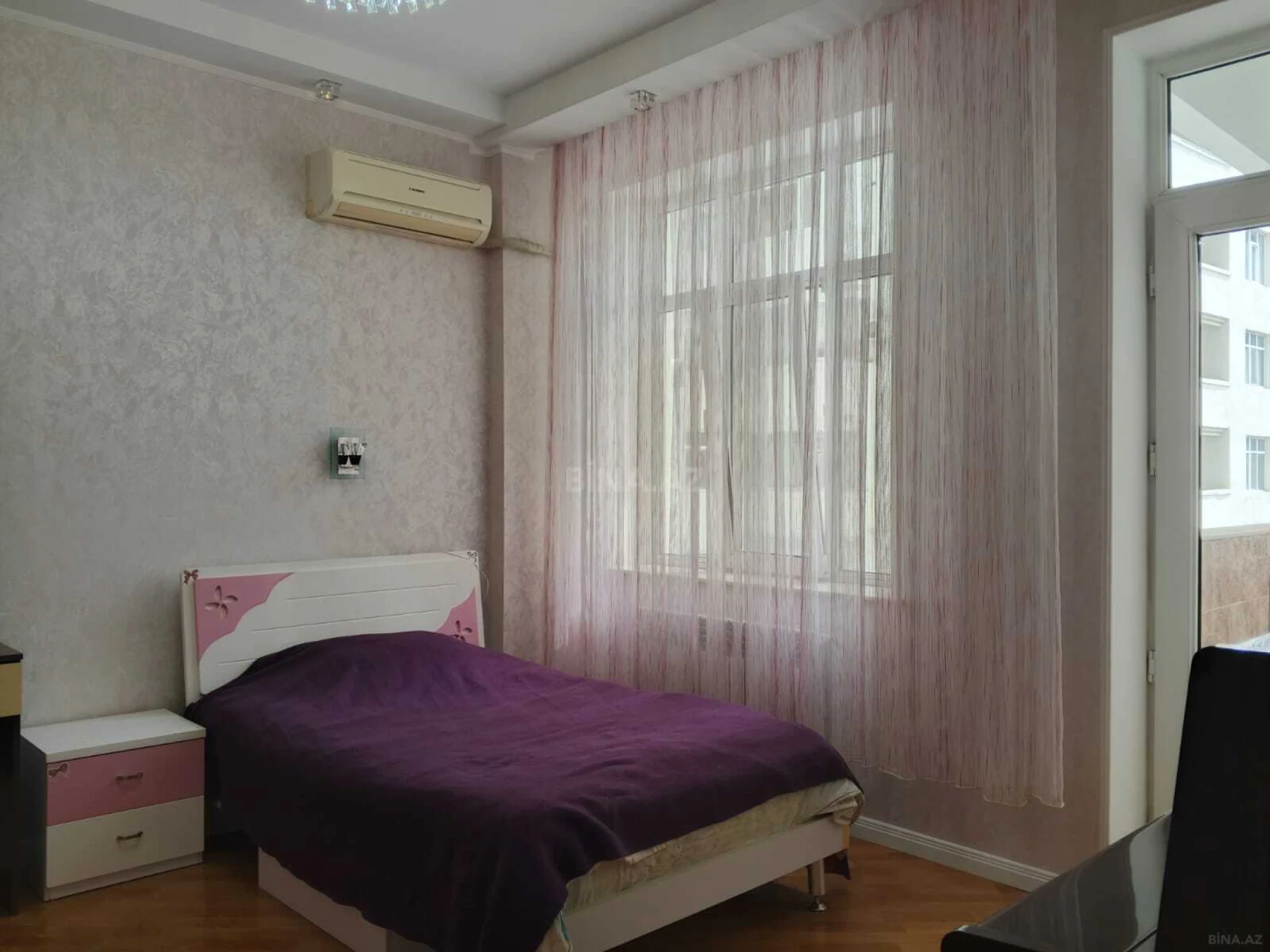 Satılır 4 otaqlı mənzil 156 m²