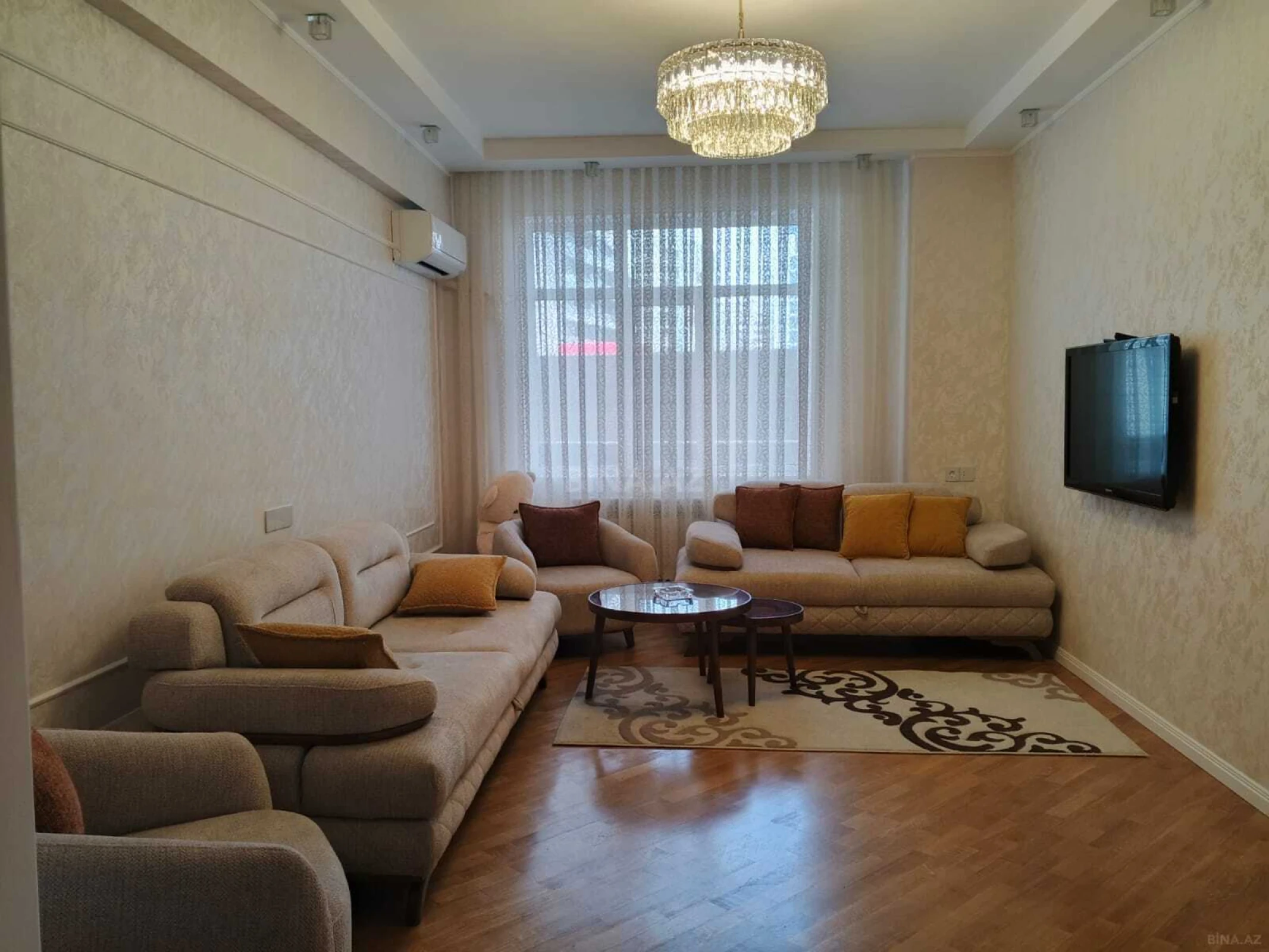Satılır 4 otaqlı mənzil 156 m²