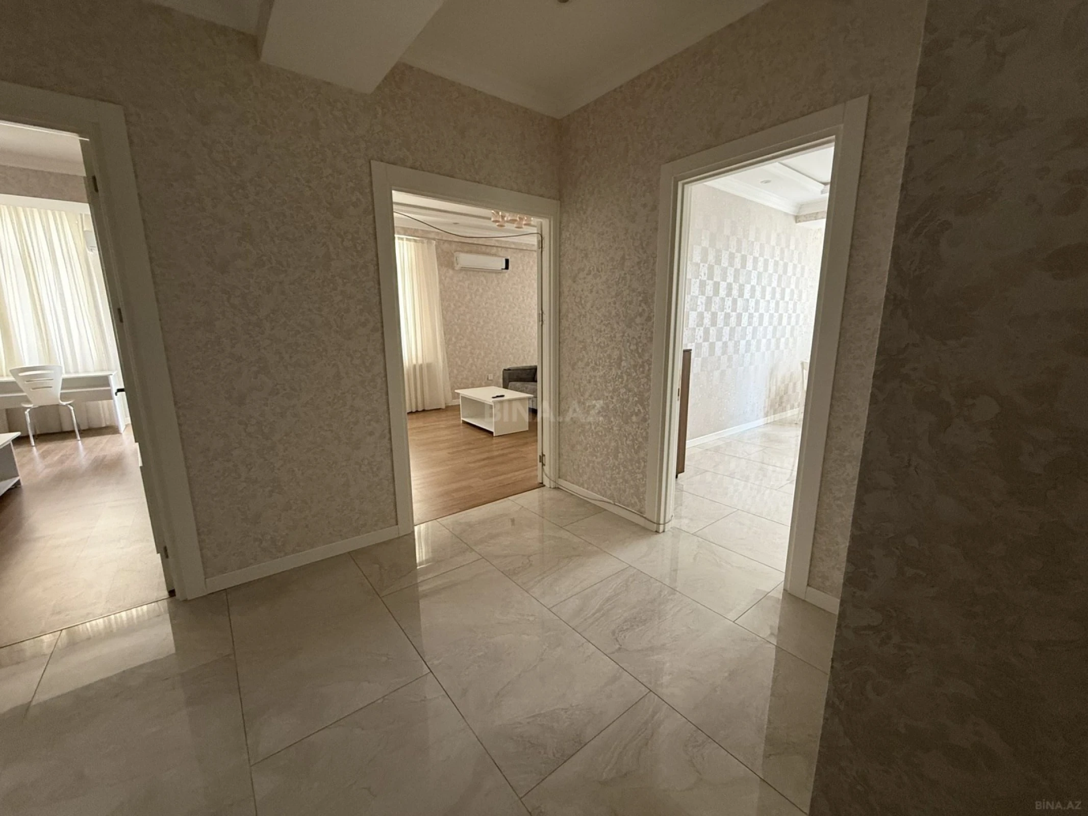 Kirayə verilir 3 otaqlı mənzil 130 m²