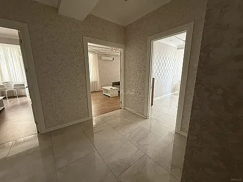 Kirayə verilir 3 otaqlı mənzil 130 m²
