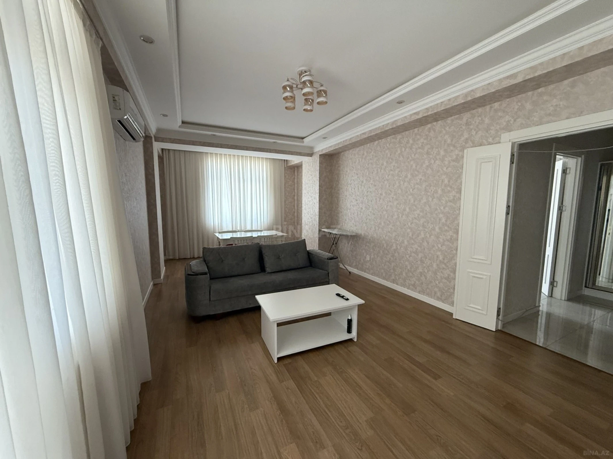 Kirayə verilir 3 otaqlı mənzil 130 m²