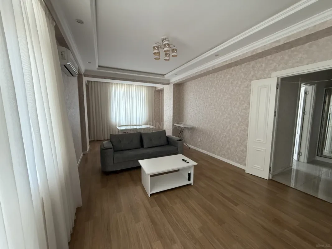 Kirayə verilir 3 otaqlı mənzil 130 m²