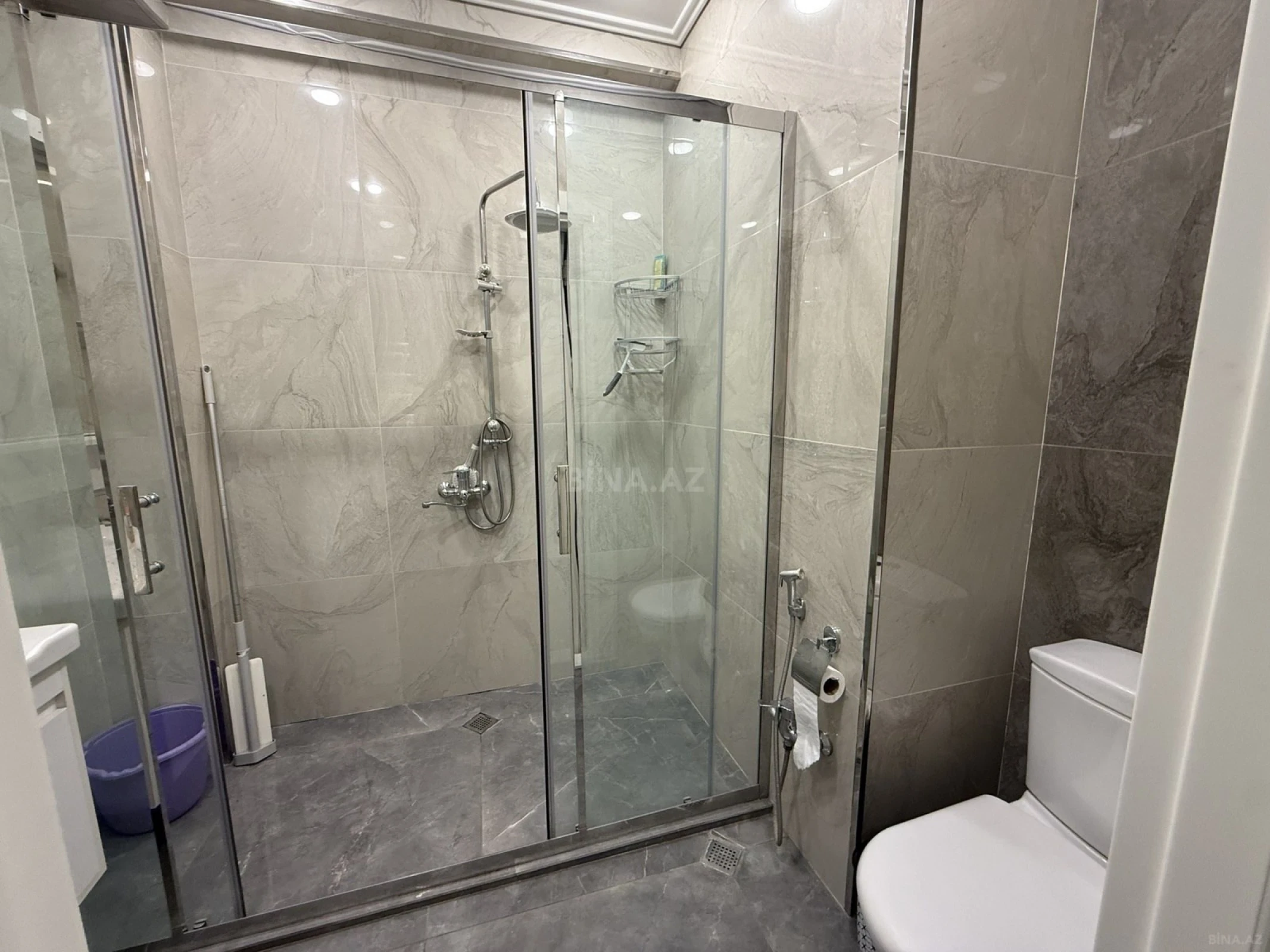 Kirayə verilir 3 otaqlı mənzil 130 m²