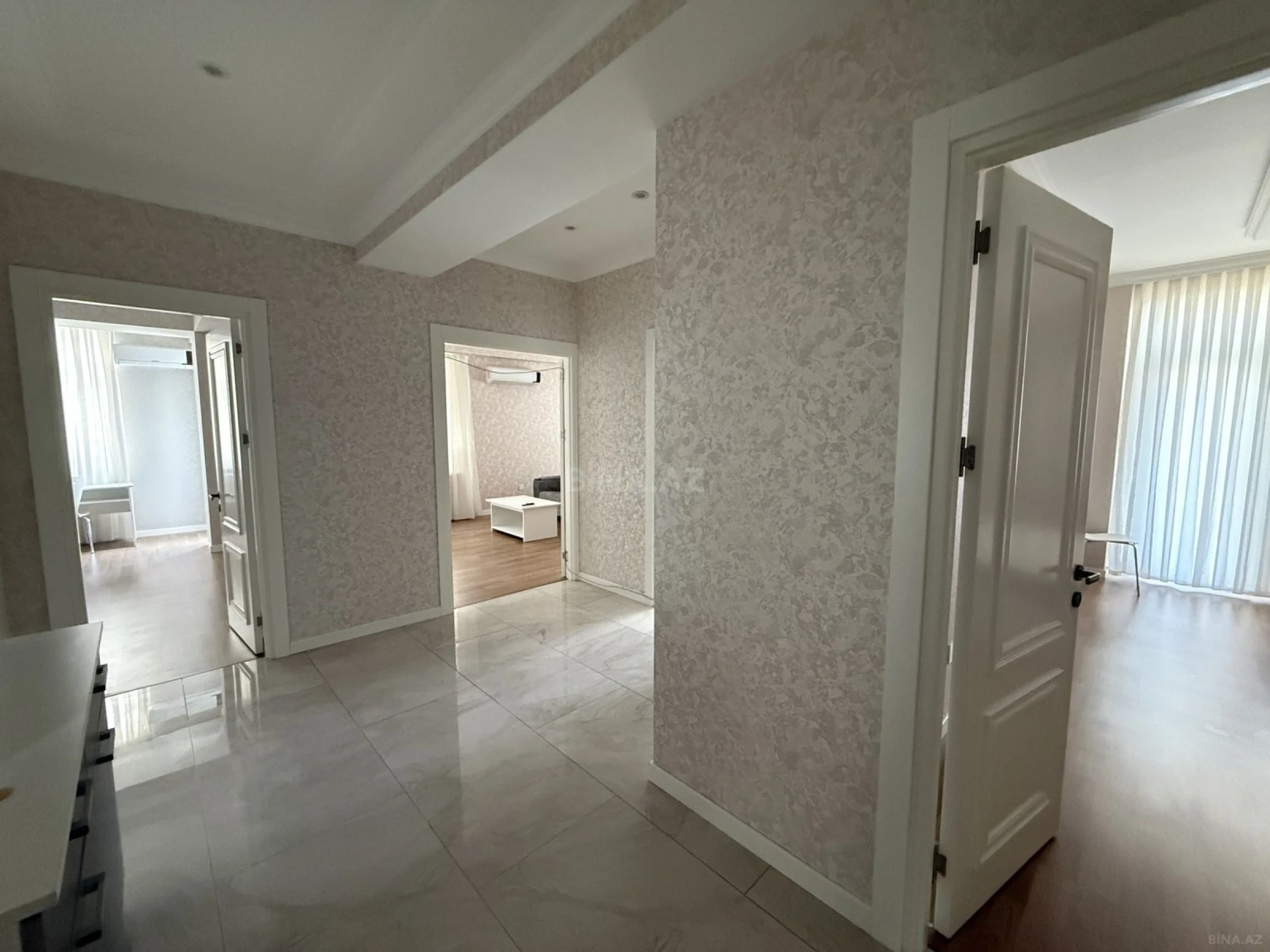 Kirayə verilir 3 otaqlı mənzil 130 m²