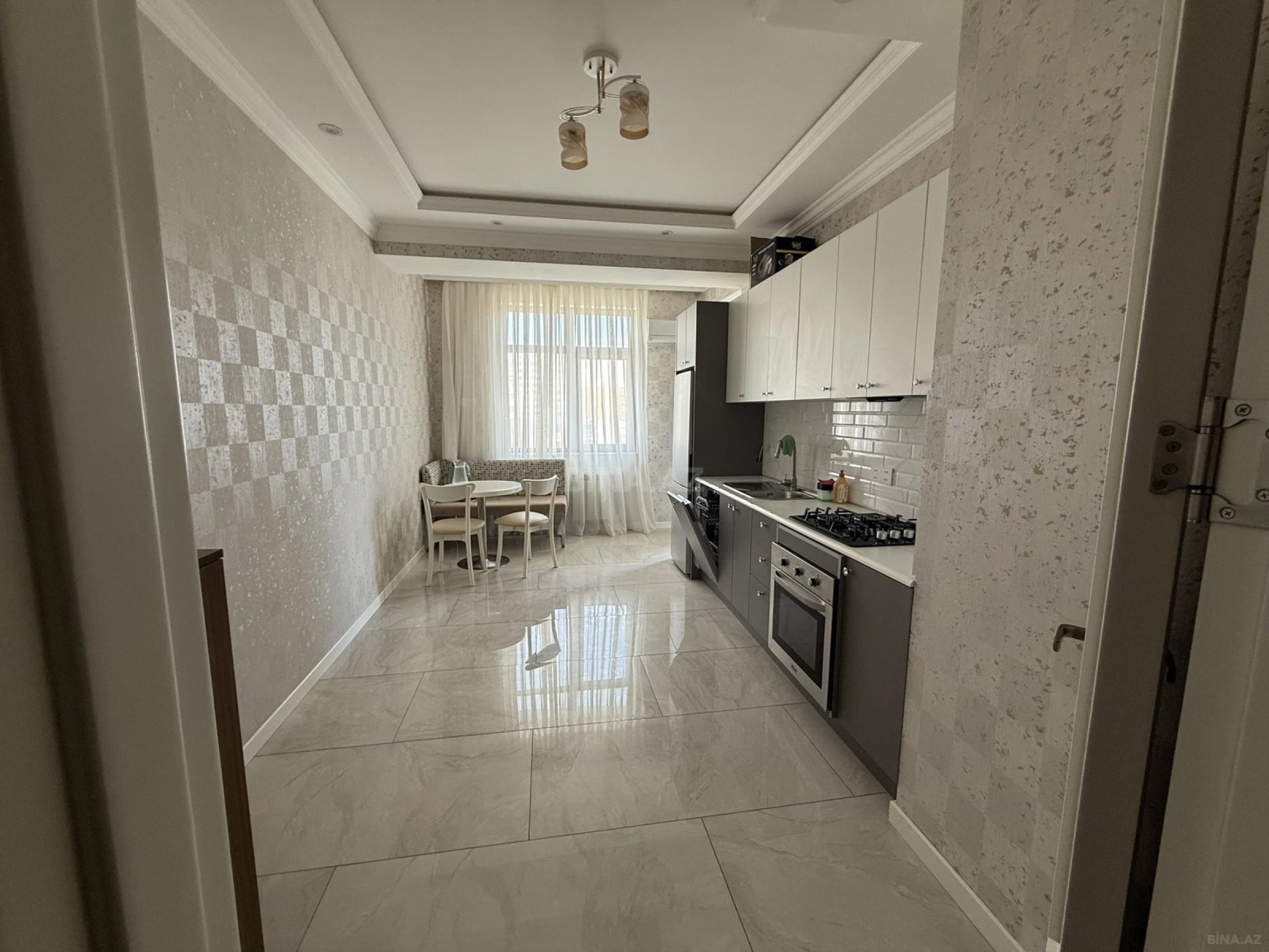 Kirayə verilir 3 otaqlı mənzil 130 m²