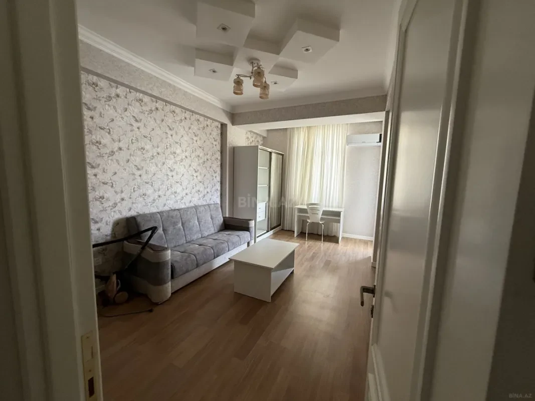 Kirayə verilir 3 otaqlı mənzil 130 m²