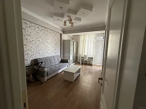 Kirayə verilir 3 otaqlı mənzil 130 m²