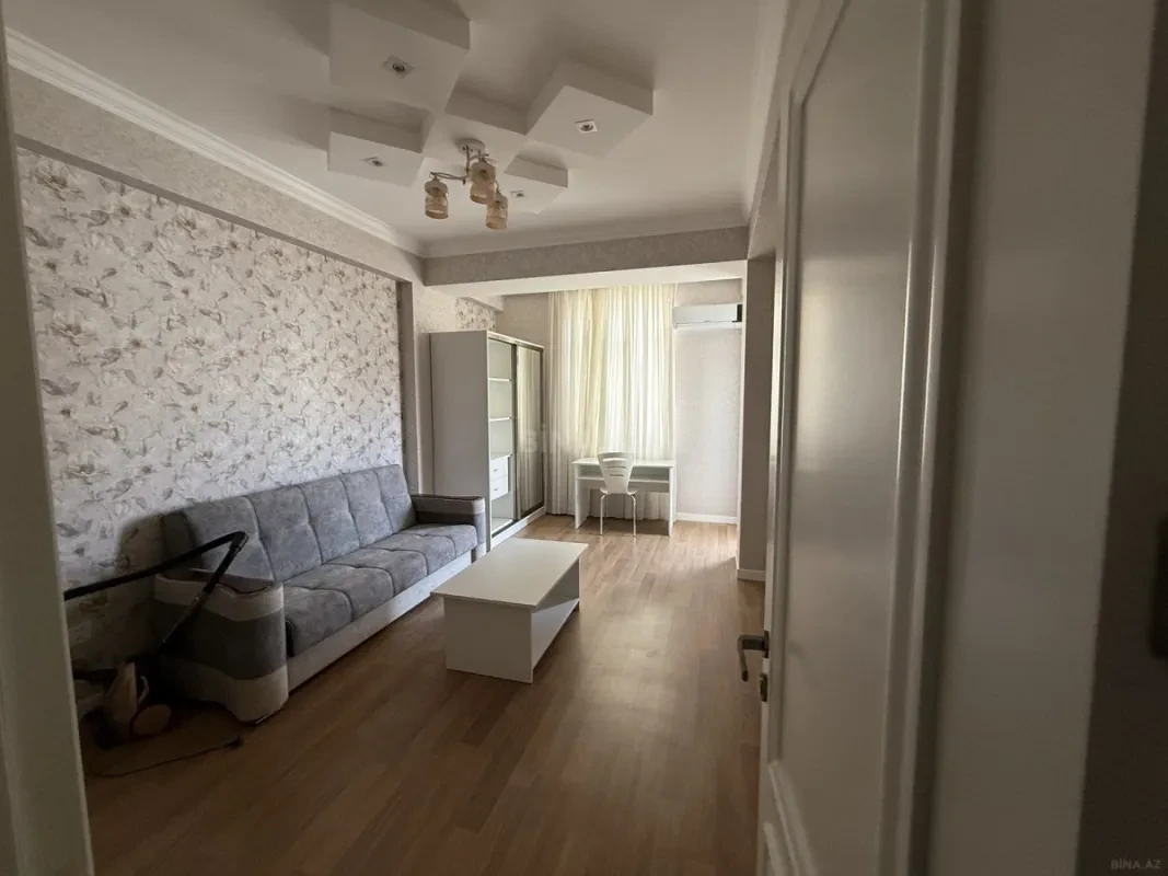 Kirayə verilir 3 otaqlı mənzil 130 m²
