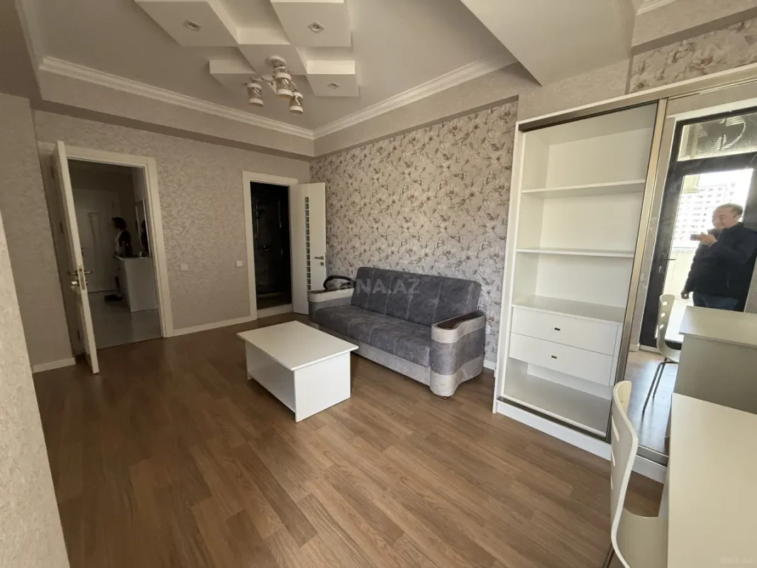 Kirayə verilir 3 otaqlı mənzil 130 m²