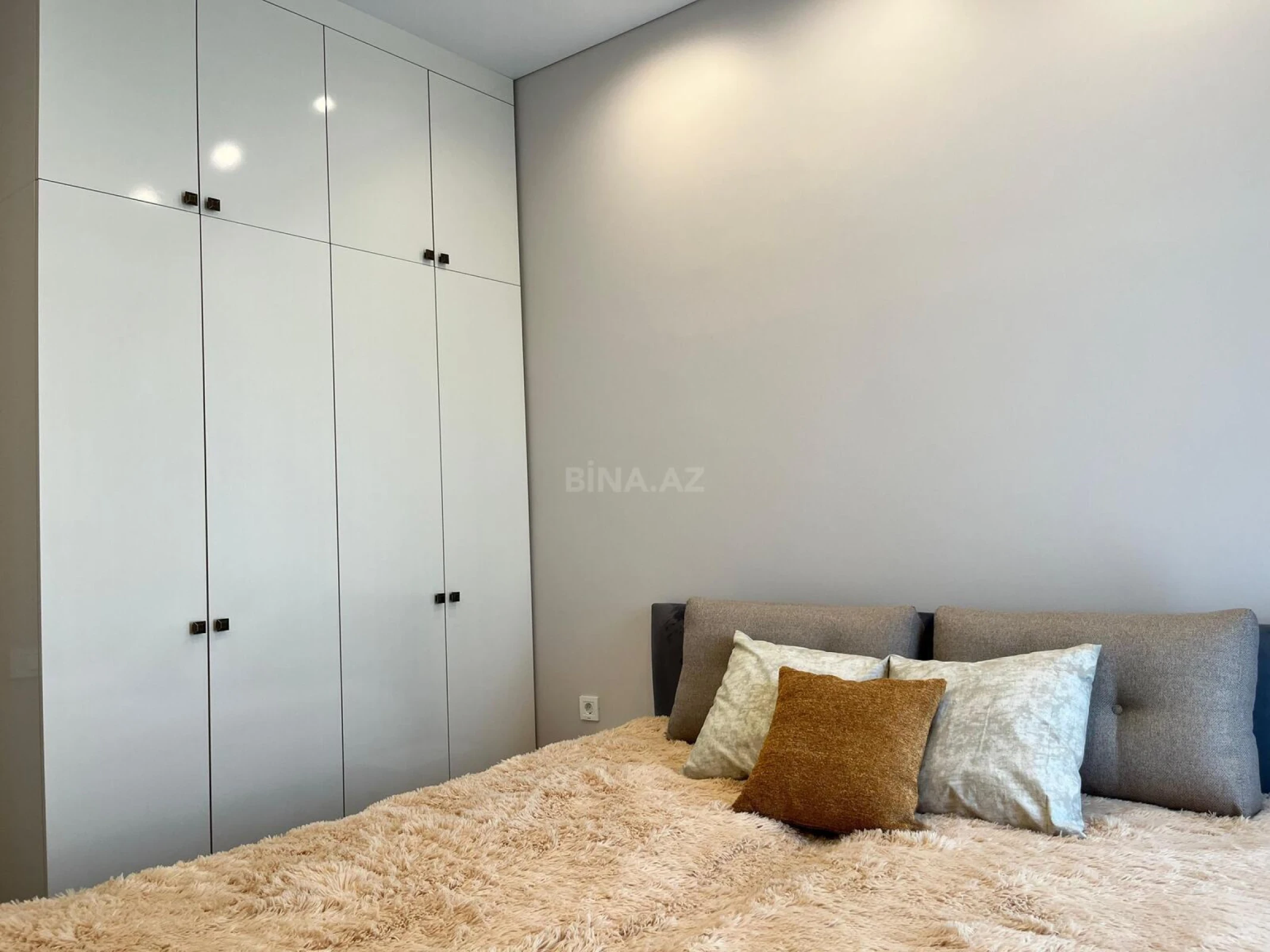 Kirayə verilir 2 otaqlı mənzil 62 m²