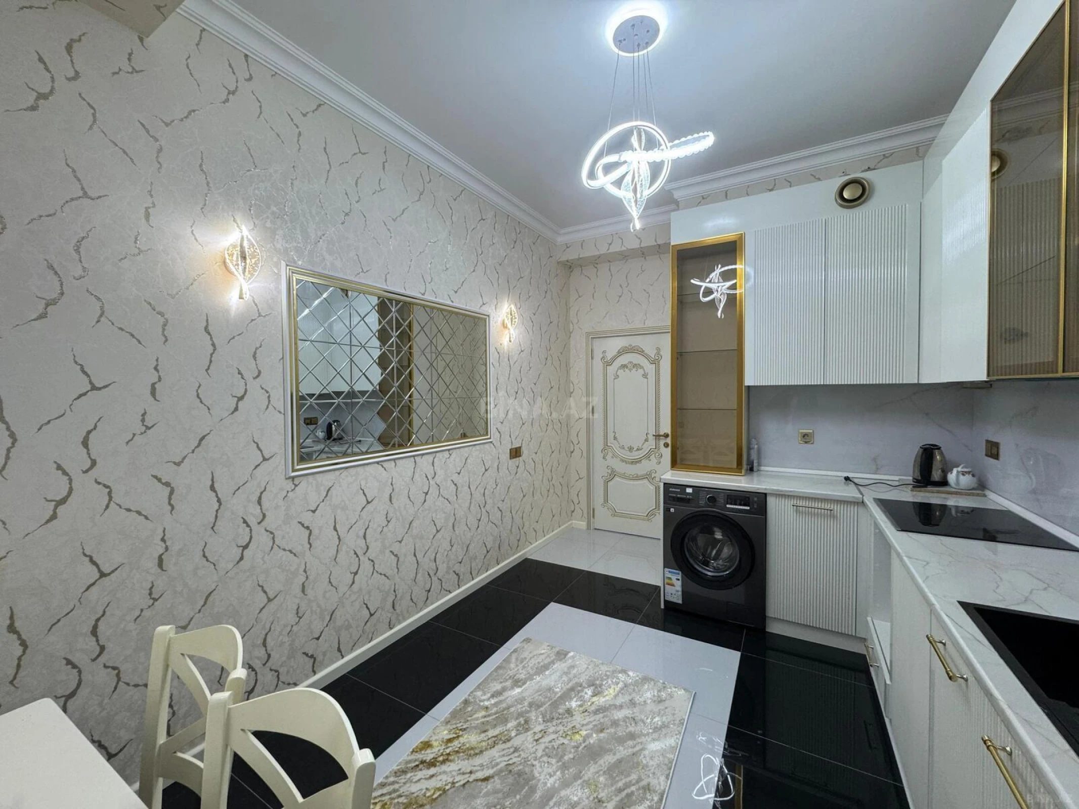 Kirayə verilir 2 otaqlı mənzil 73 m²