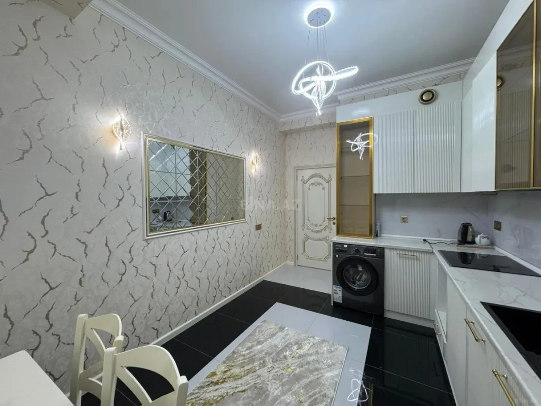 Kirayə verilir 2 otaqlı mənzil 73 m²