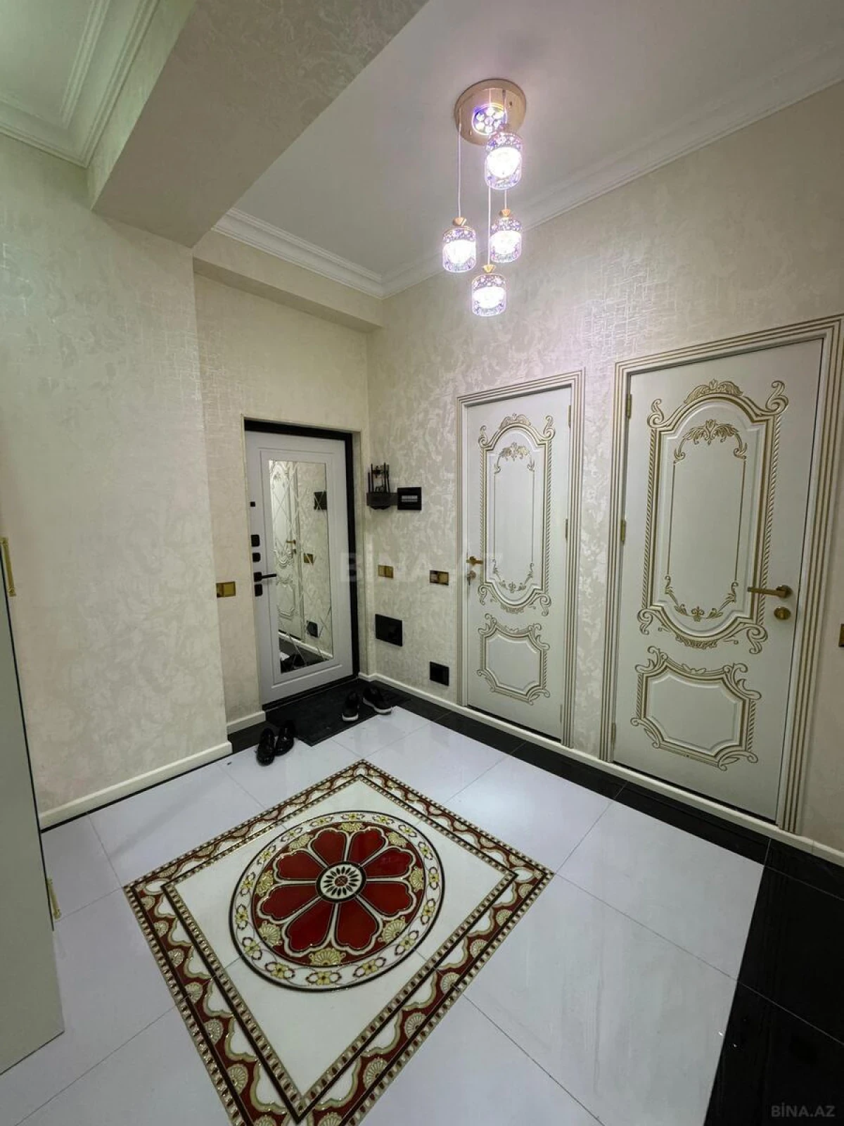 Kirayə verilir 2 otaqlı mənzil 73 m²