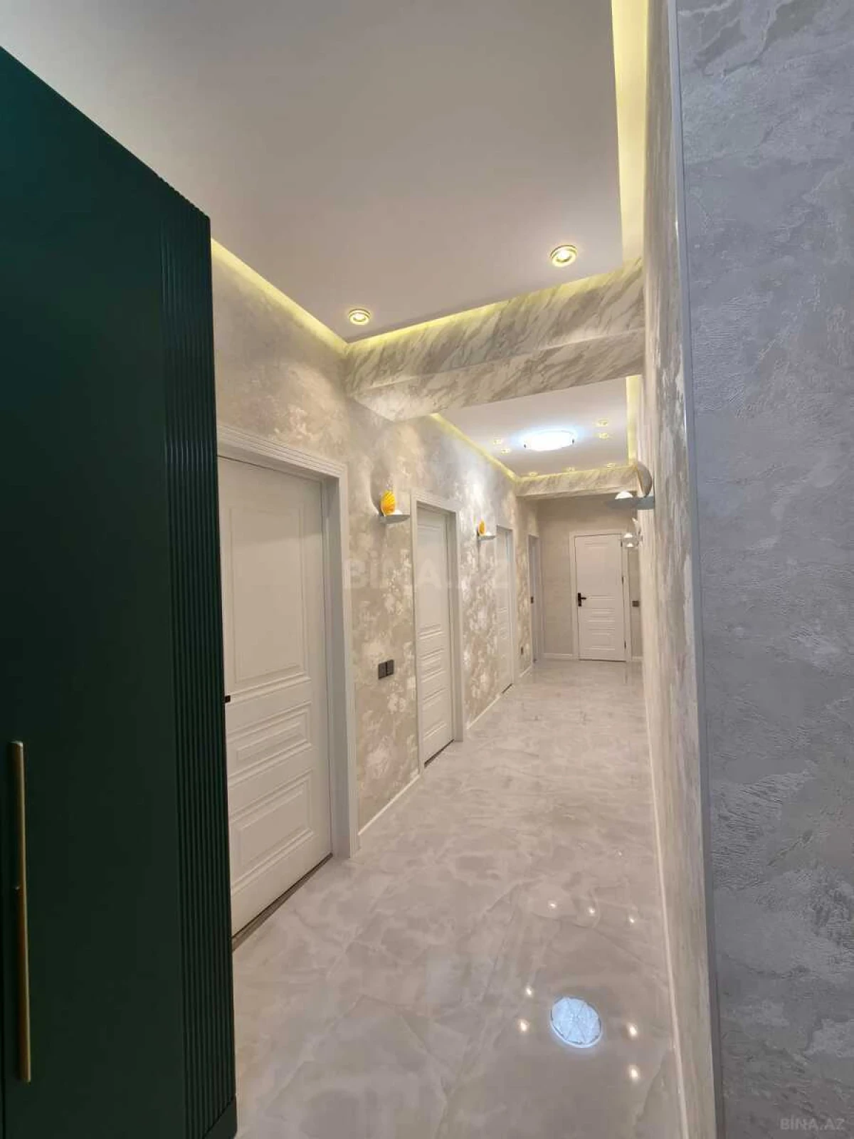 Satılır 3 otaqlı mənzil 110 m²