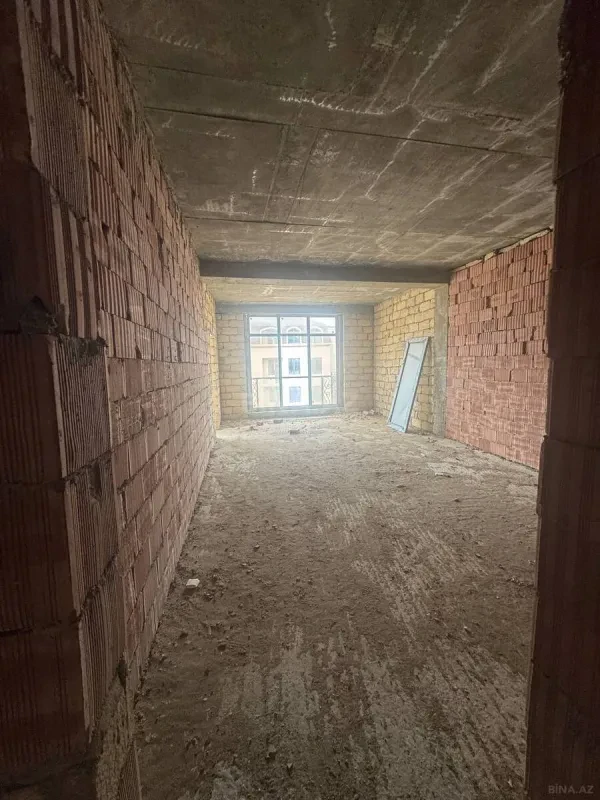 Satılır 3 otaqlı mənzil 107 m²