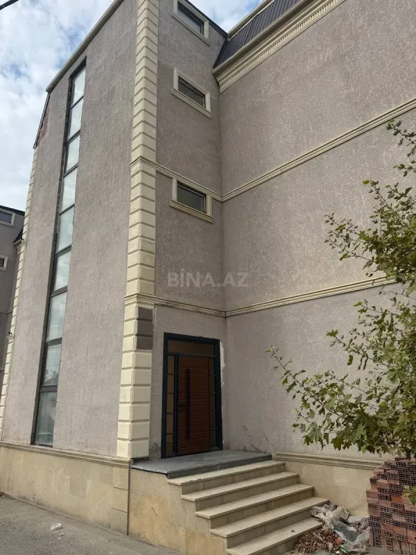 Satılır 3 otaqlı mənzil 107 m²