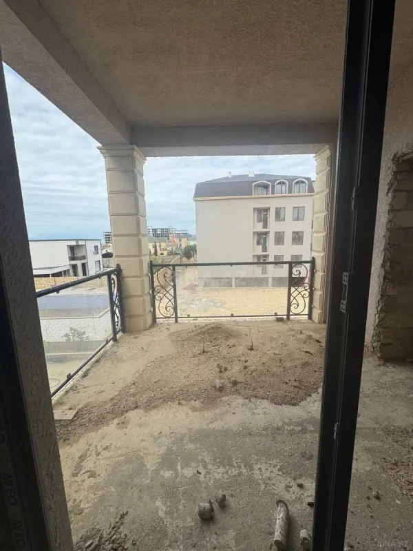 Satılır 3 otaqlı mənzil 107 m²