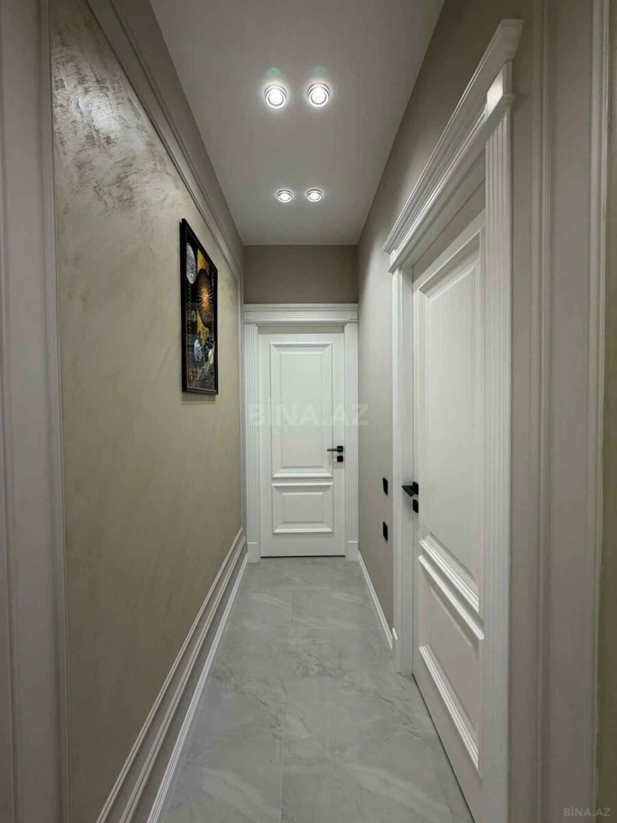 Satılır 4 otaqlı mənzil 139 m²