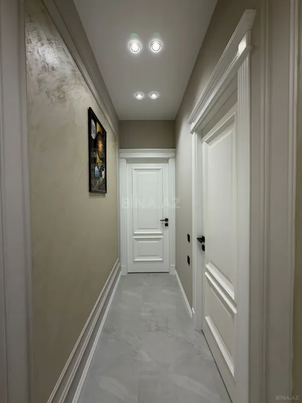Satılır 4 otaqlı mənzil 139 m²