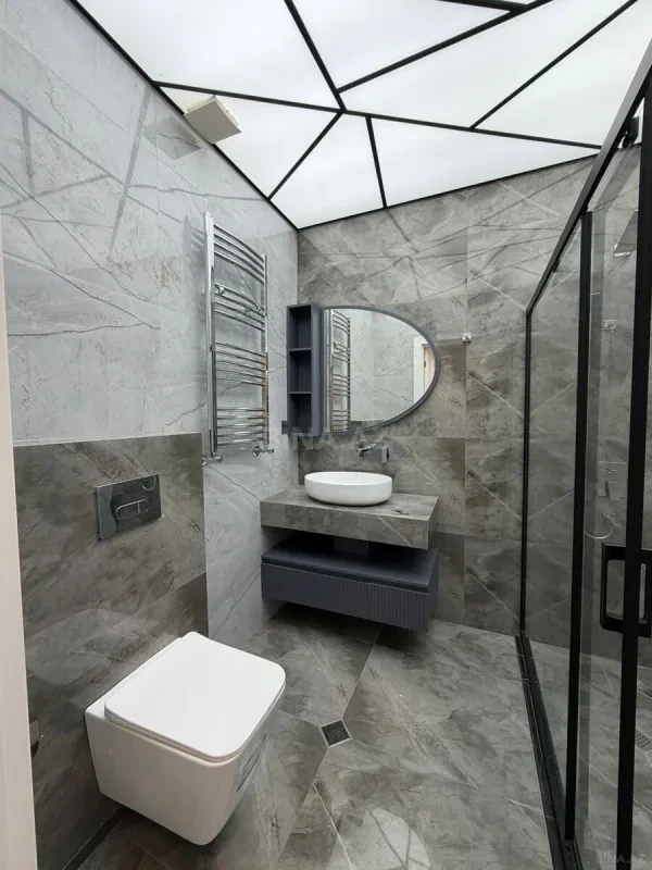 Satılır 4 otaqlı mənzil 139 m²