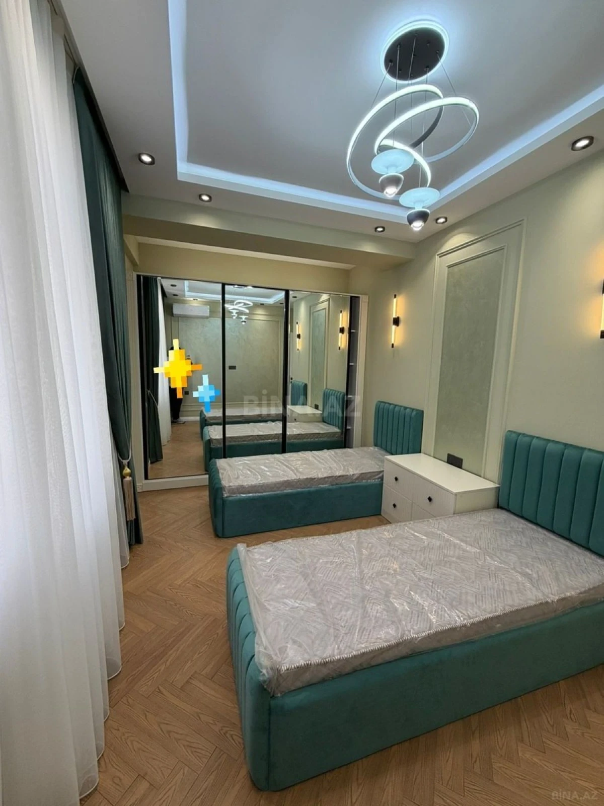 Satılır 4 otaqlı mənzil 139 m²
