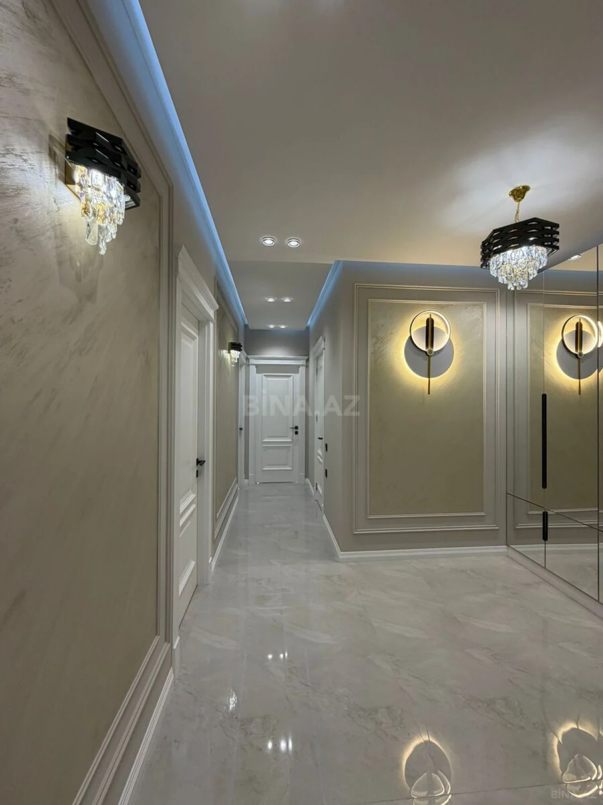 Satılır 4 otaqlı mənzil 139 m²