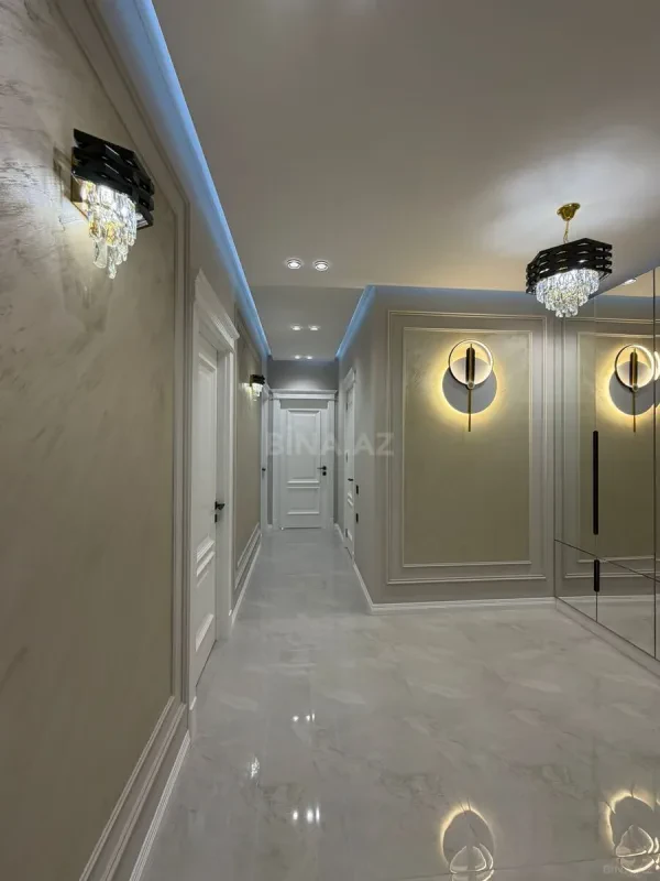 Satılır 4 otaqlı mənzil 139 m²
