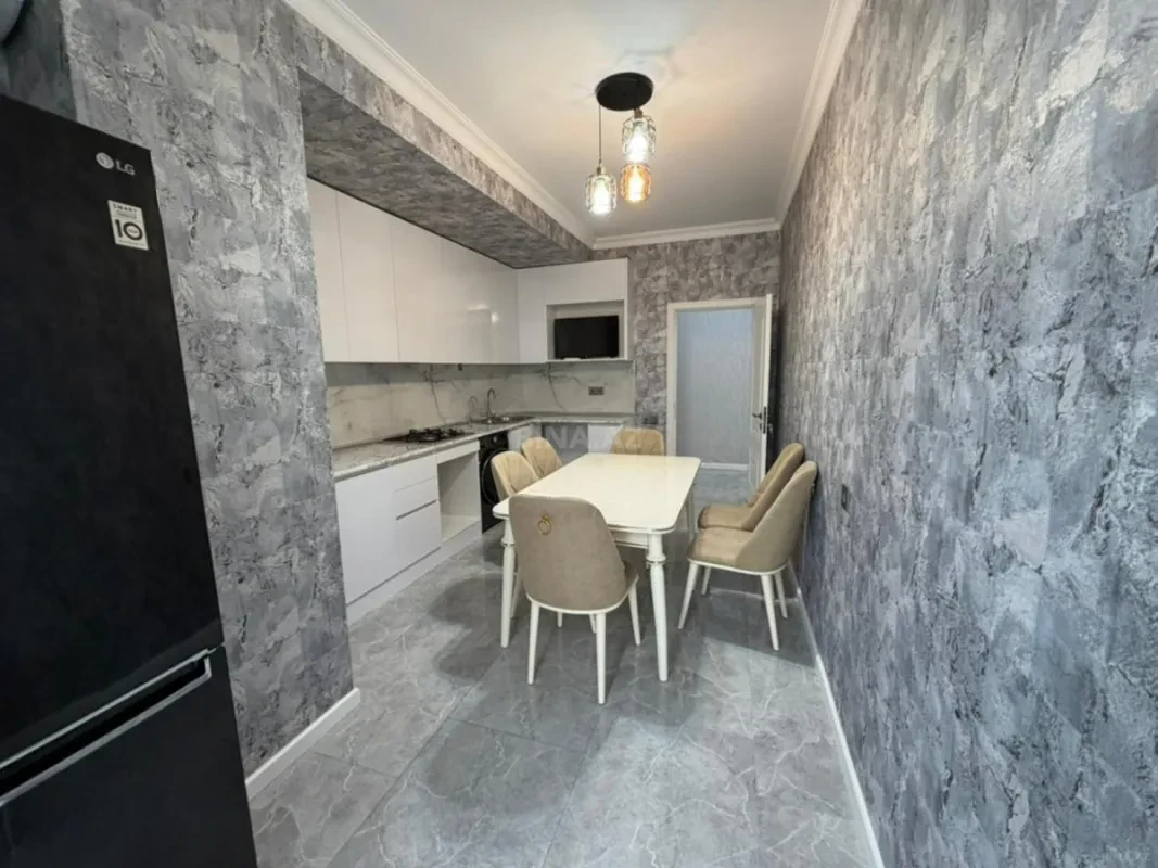 Kirayə verilir 2 otaqlı mənzil 75 m²