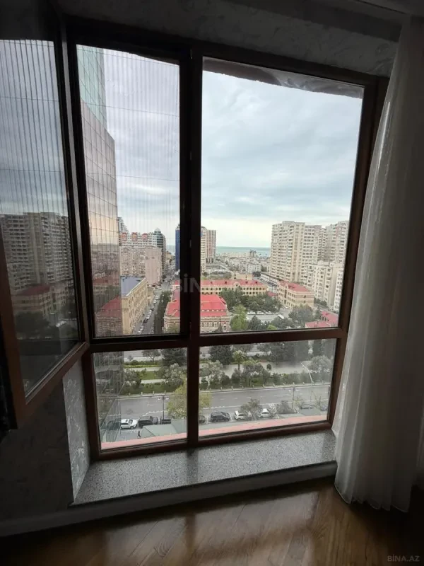 Kirayə verilir 2 otaqlı mənzil 75 m²