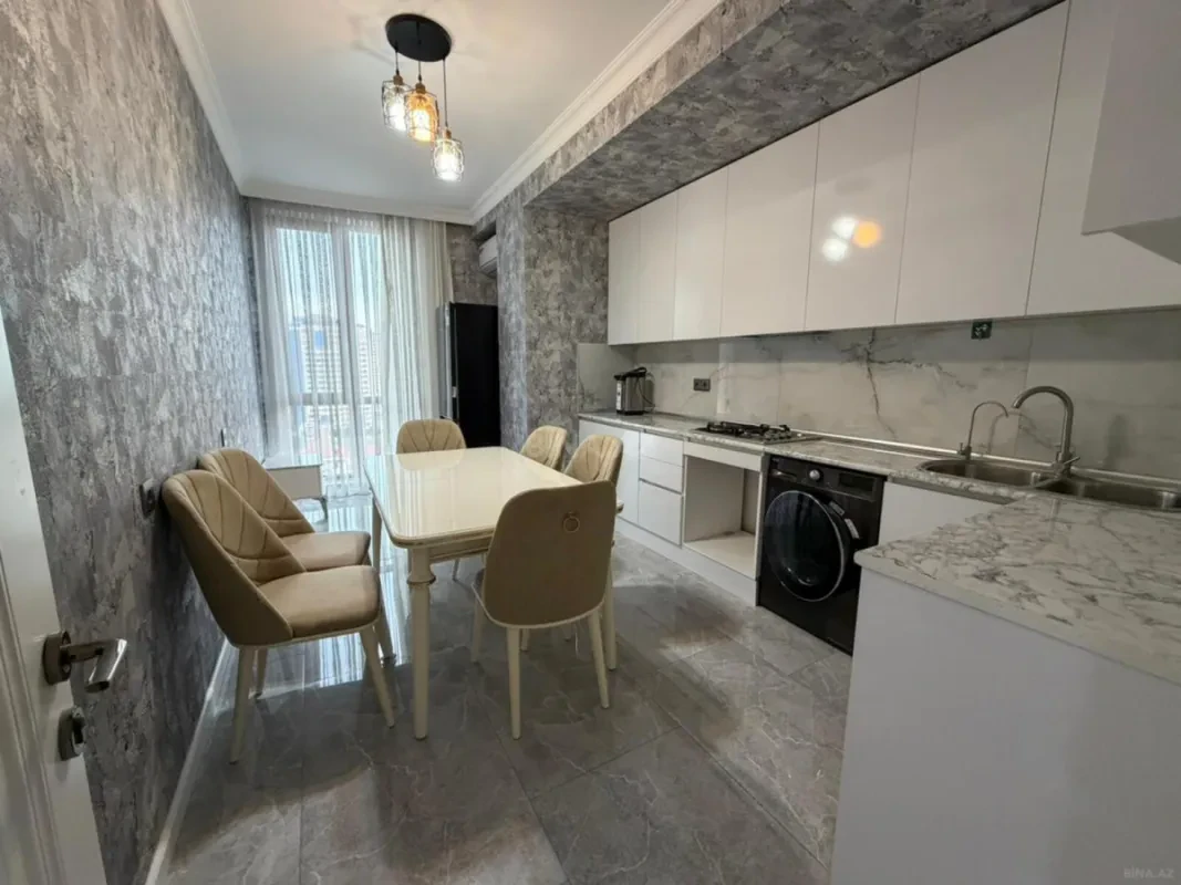 Kirayə verilir 2 otaqlı mənzil 75 m²