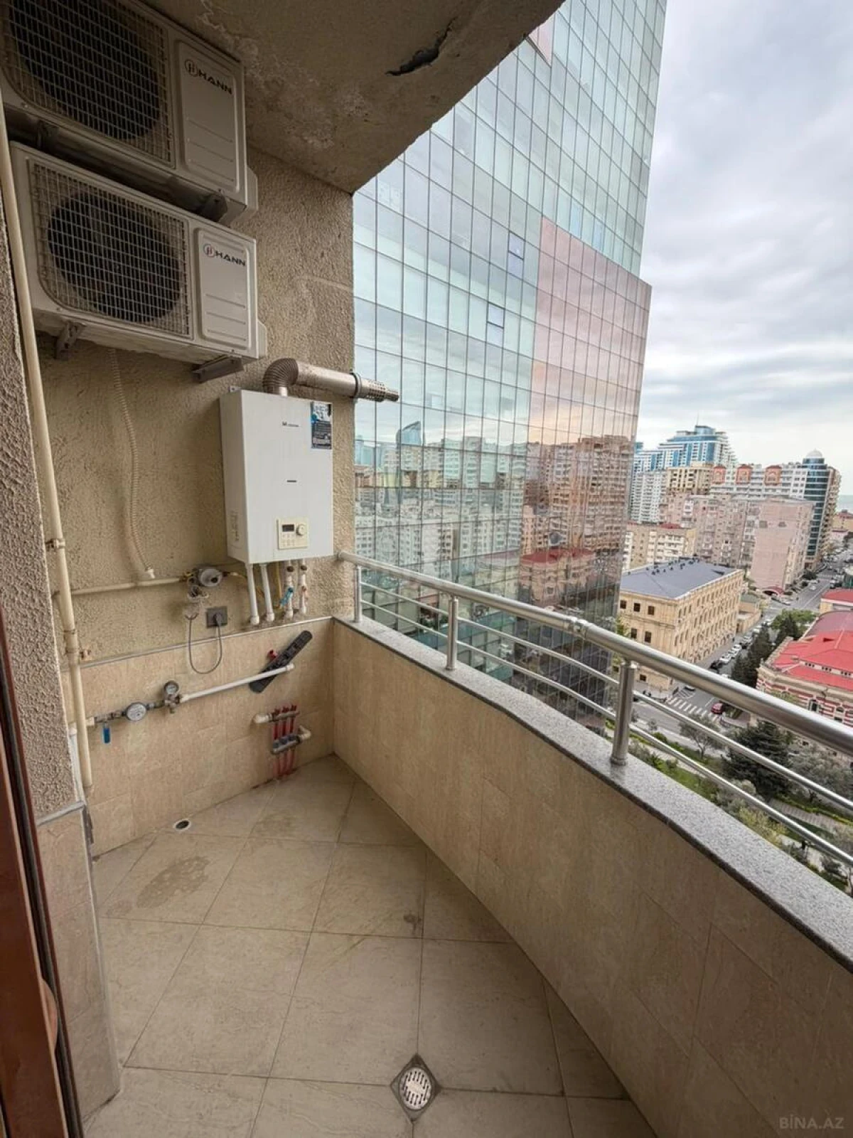Kirayə verilir 2 otaqlı mənzil 75 m²