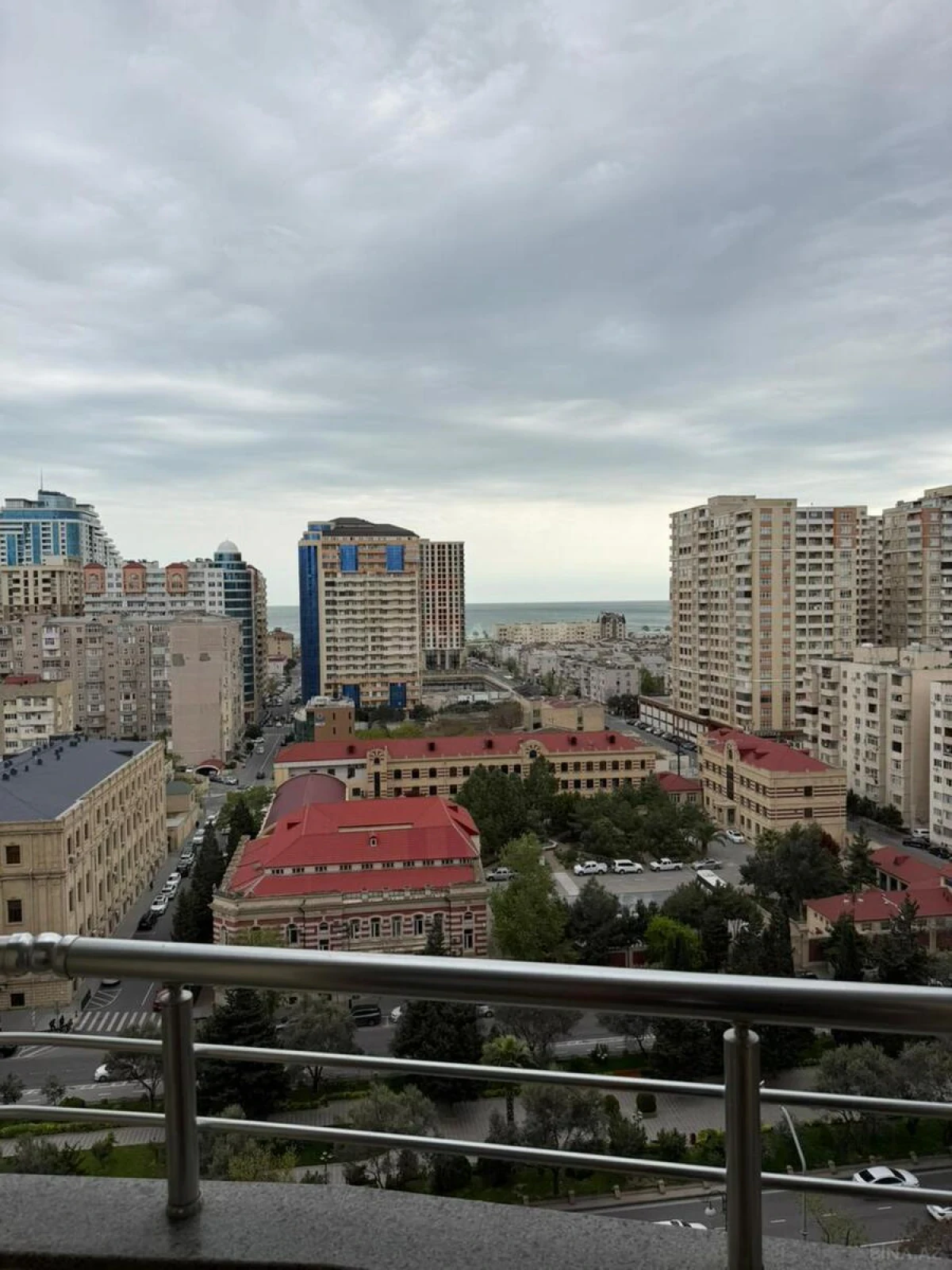 Kirayə verilir 2 otaqlı mənzil 75 m²
