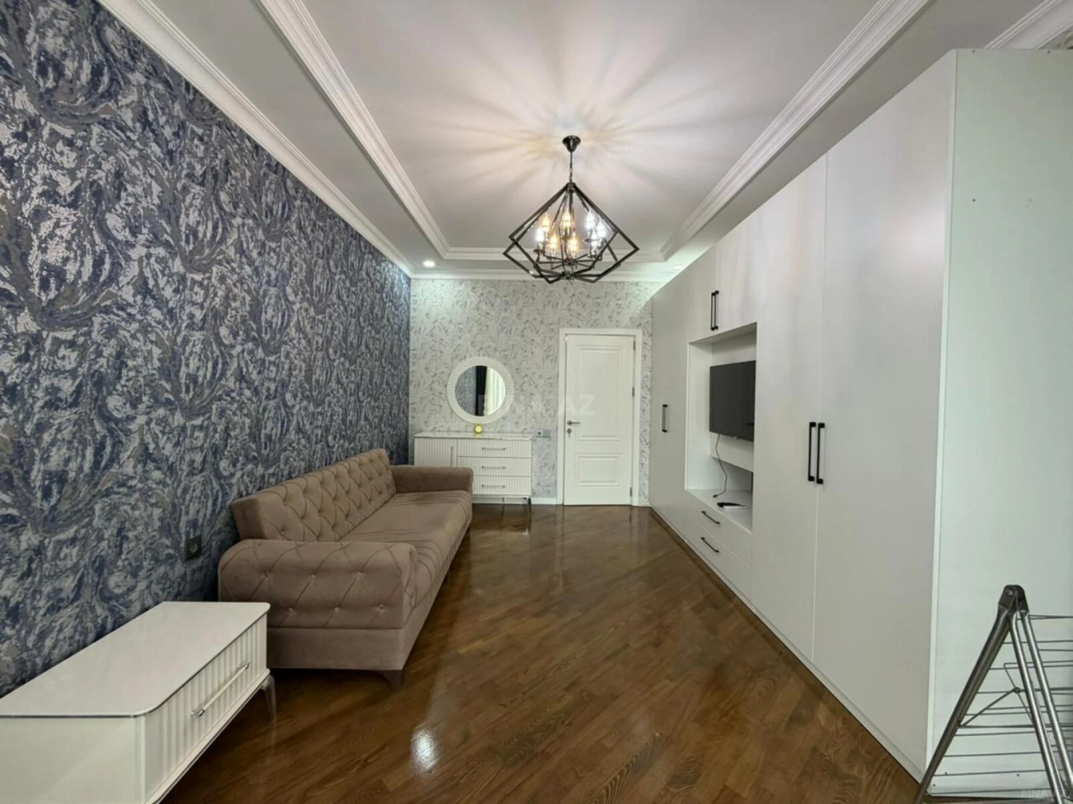 Kirayə verilir 2 otaqlı mənzil 75 m²