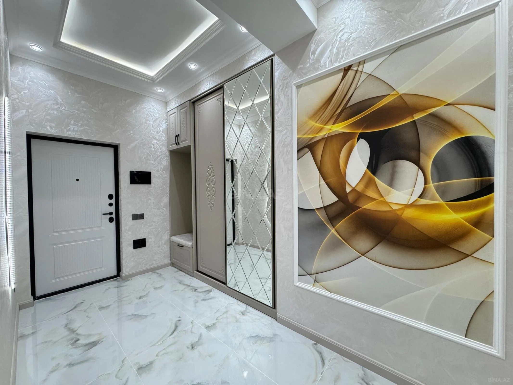 Satılır 3 otaqlı mənzil 92 m²