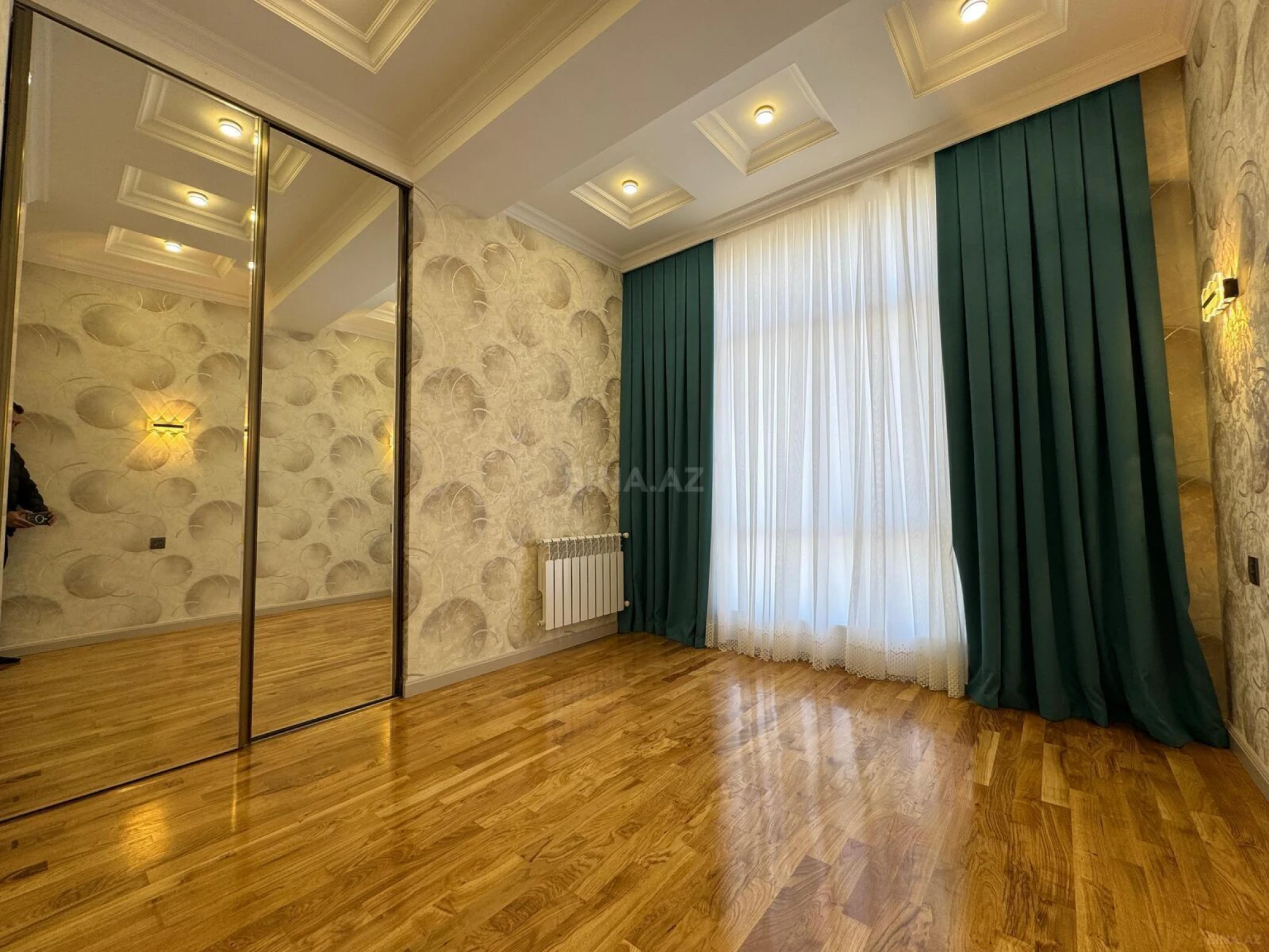 Satılır 3 otaqlı mənzil 92 m²
