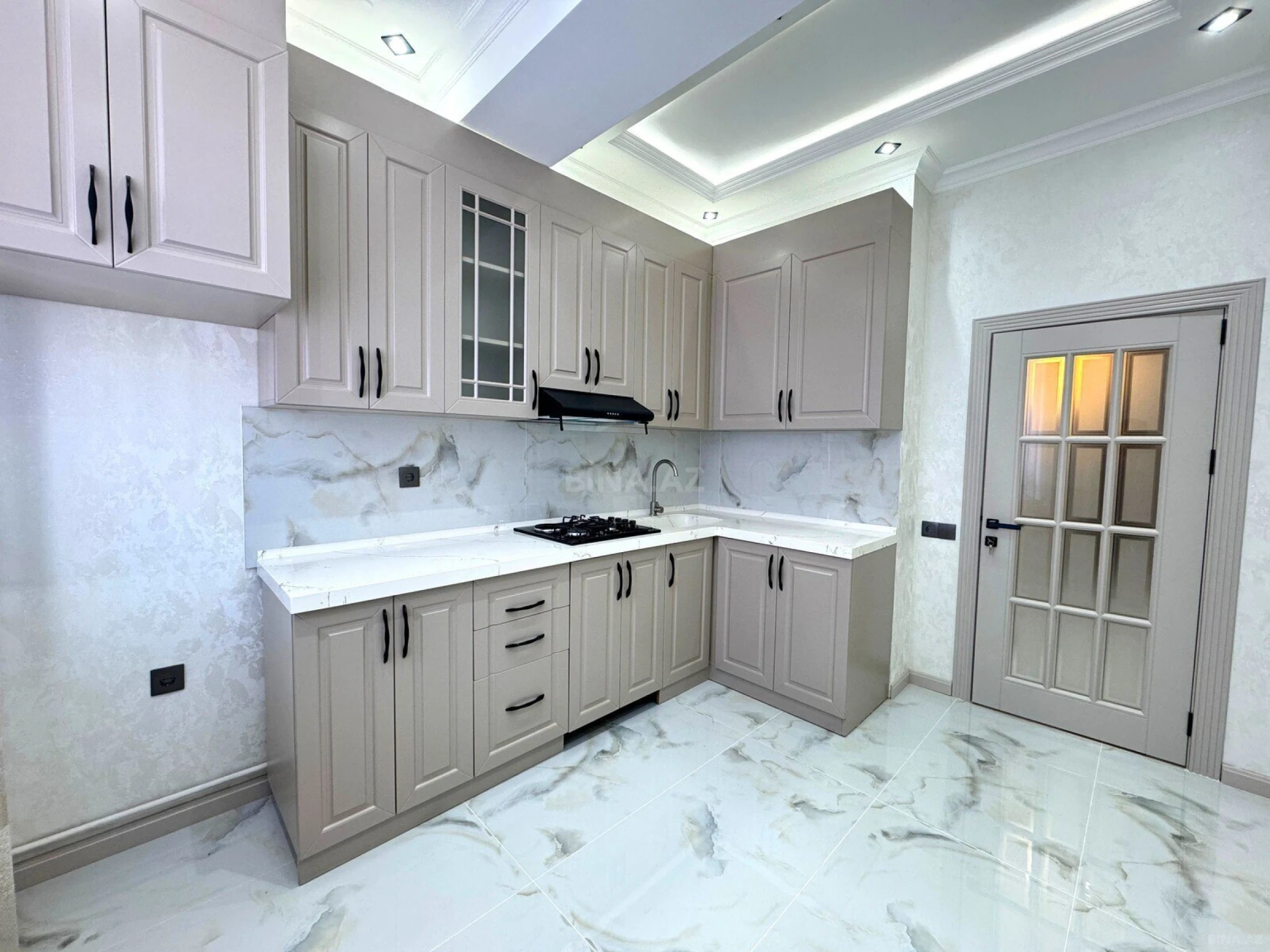 Satılır 3 otaqlı mənzil 92 m²