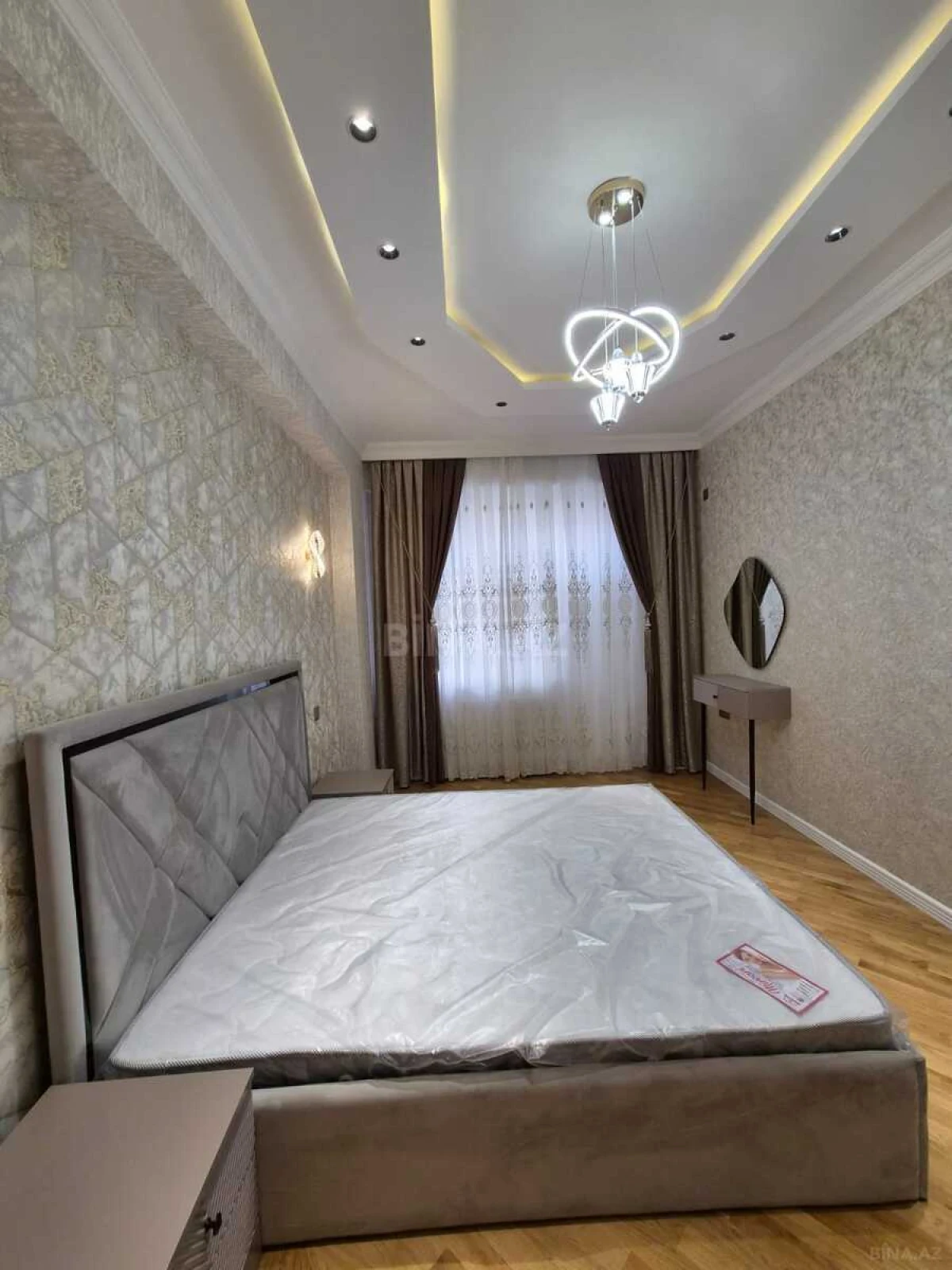 Satılır 2 otaqlı mənzil 90 m²