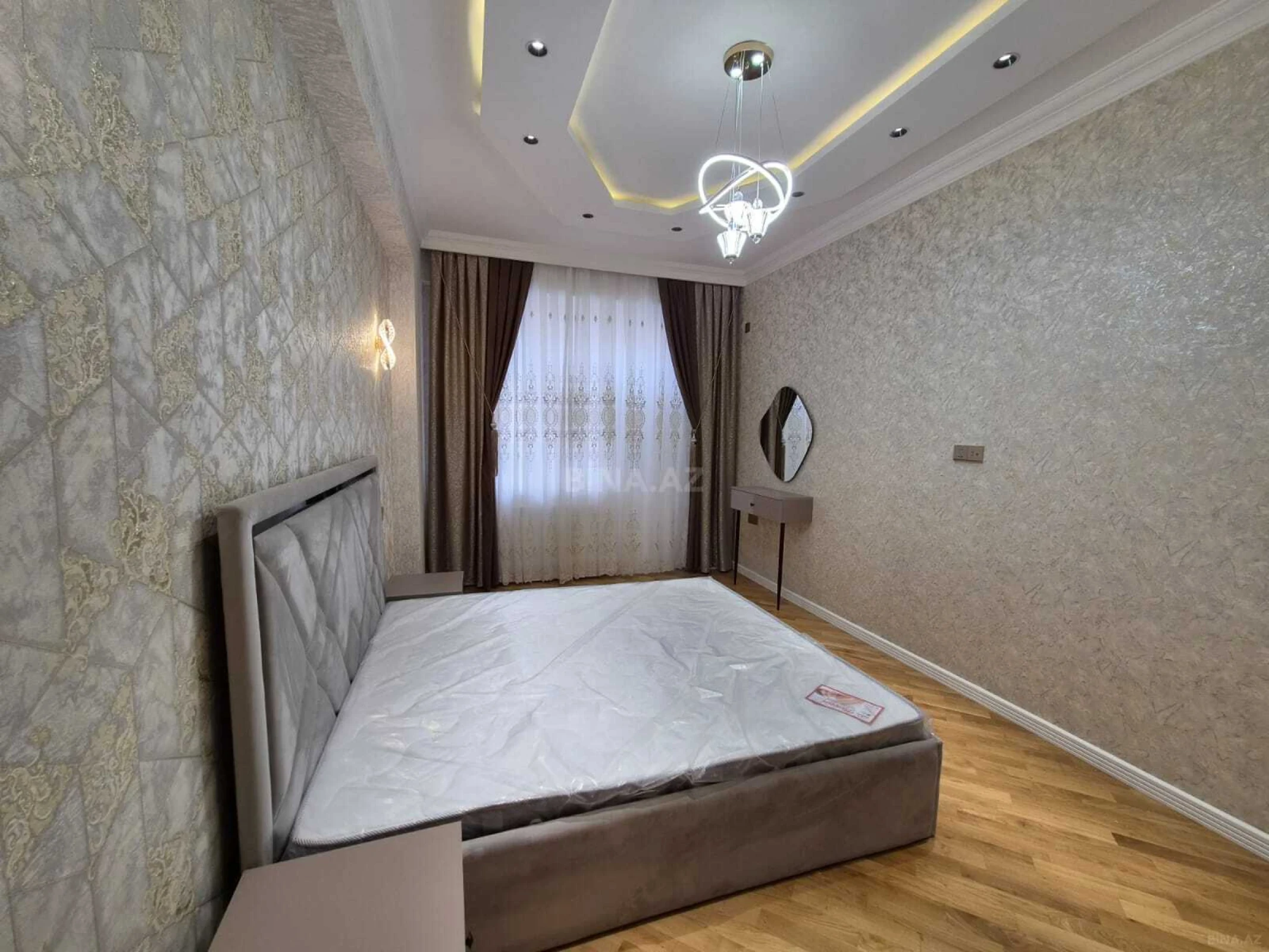 Satılır 2 otaqlı mənzil 90 m²