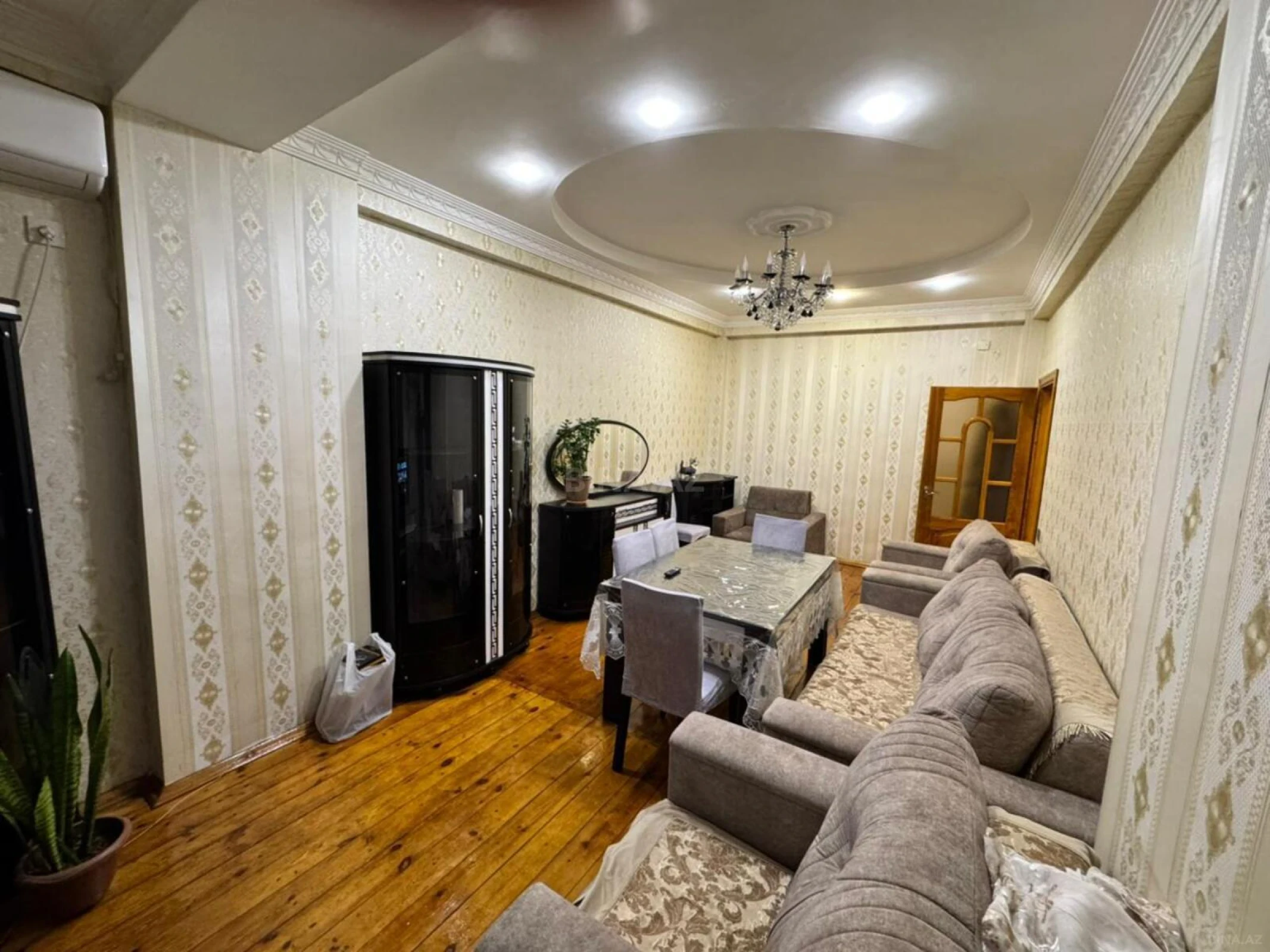Kirayə verilir 2 otaqlı mənzil 75 m²