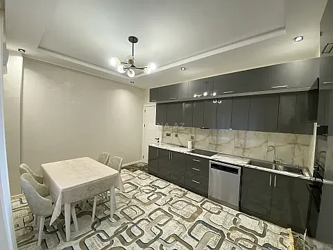 Kirayə verilir 3 otaqlı mənzil 140 m²