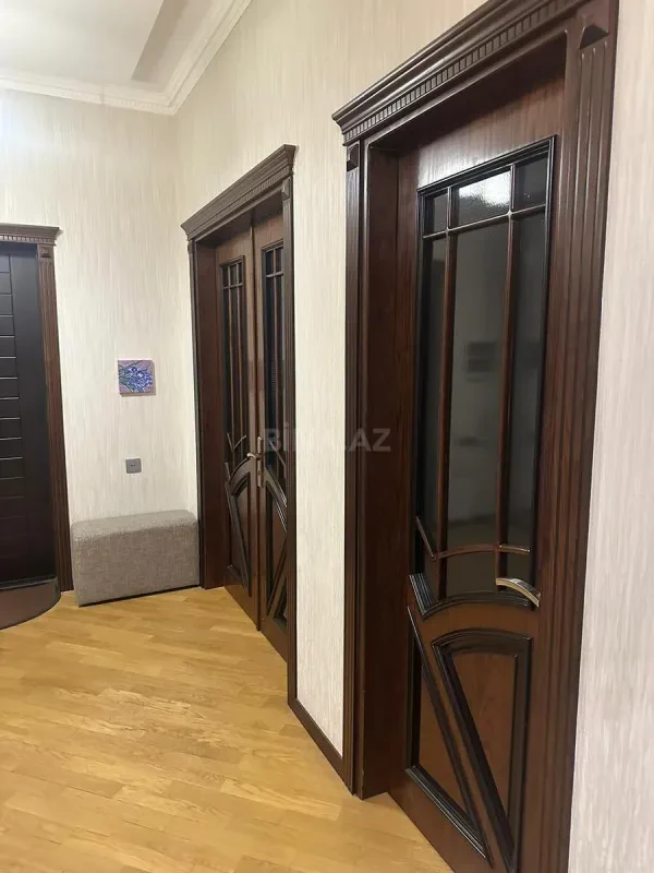 Satılır 2 otaqlı mənzil 117 m²