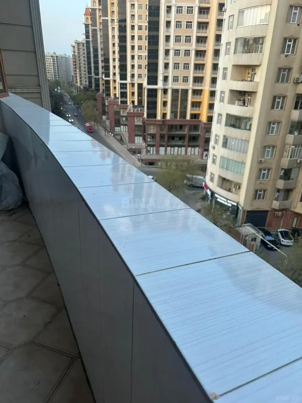 Satılır 2 otaqlı mənzil 117 m²