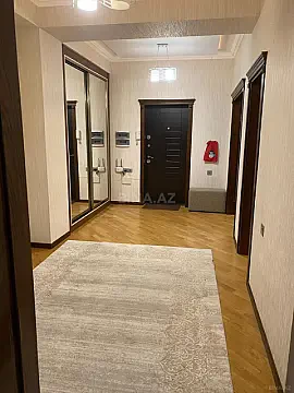 Satılır 2 otaqlı mənzil 117 m²